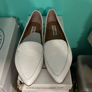 Steve Madden feather shoe.  Size 8.  White leather